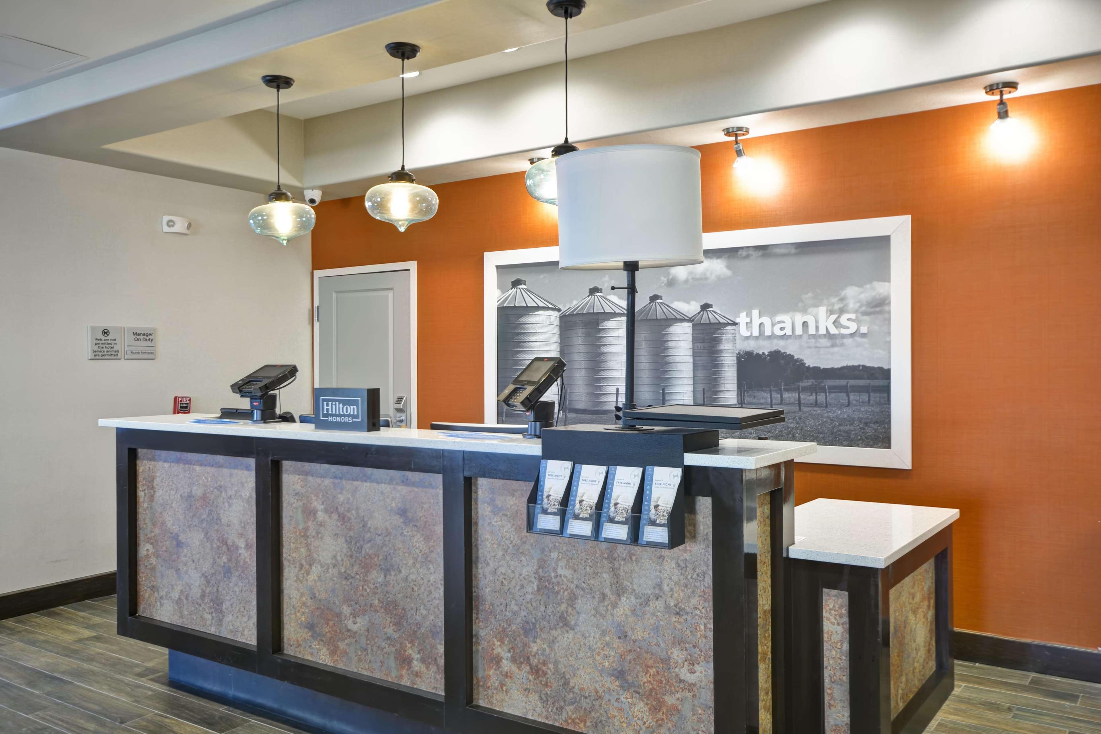 Hampton Inn Kenedy Exterior photo