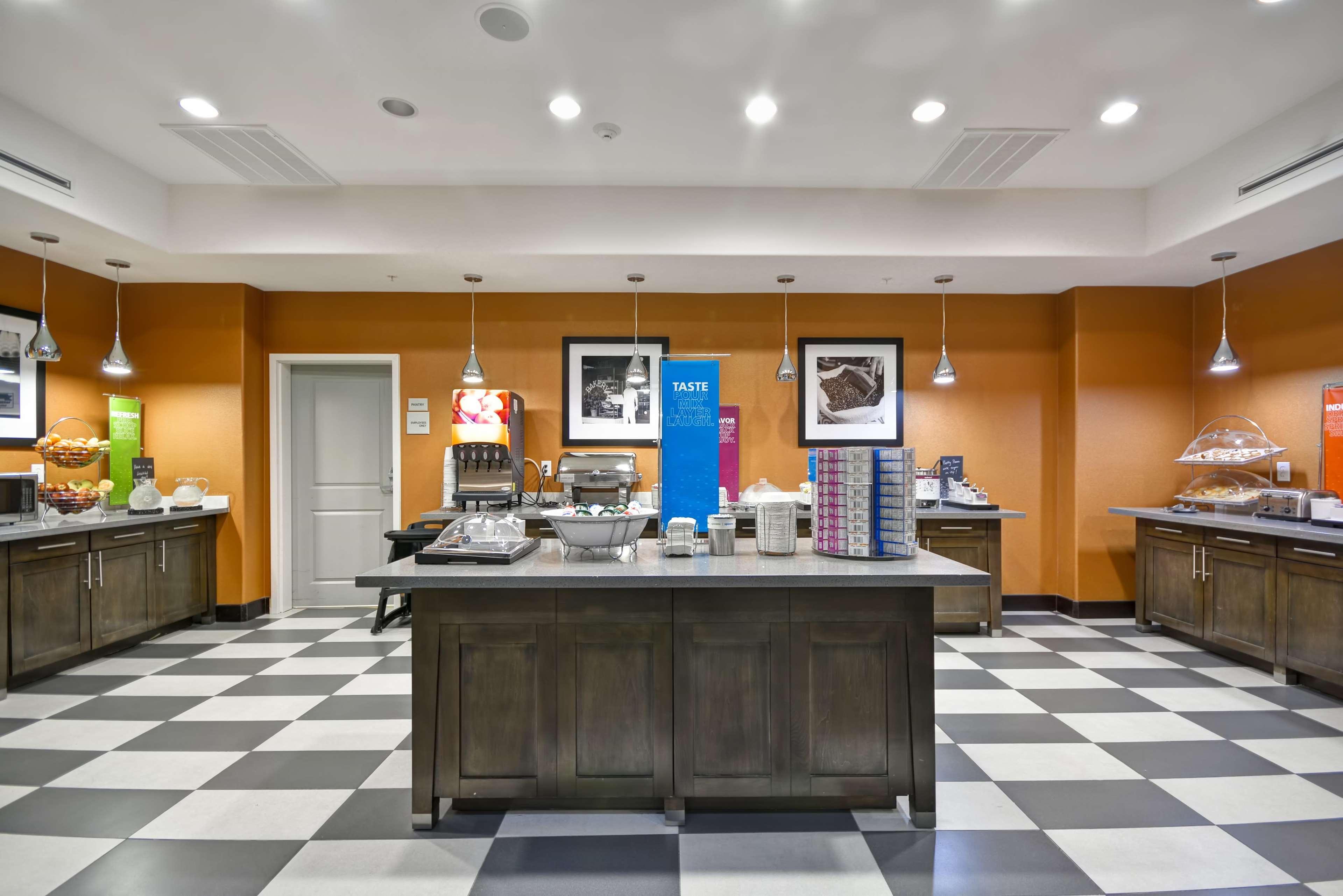 Hampton Inn Kenedy Exterior photo